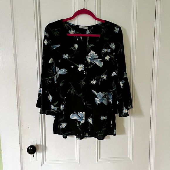 black floral flowy blouse - Picture 3 of 10